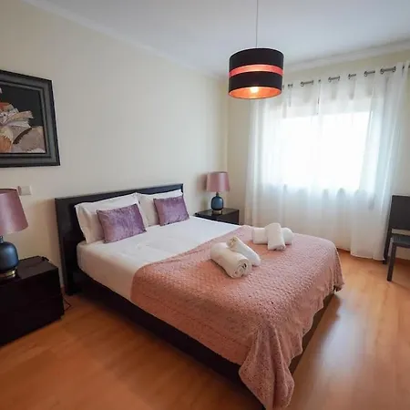 Dalila's House - Spacious And Comfortable 3-bedroom With Garage * Назаре